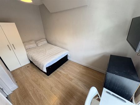 Autumn Street, Hyde Park, LS6 1RH, Leeds - Photo 4