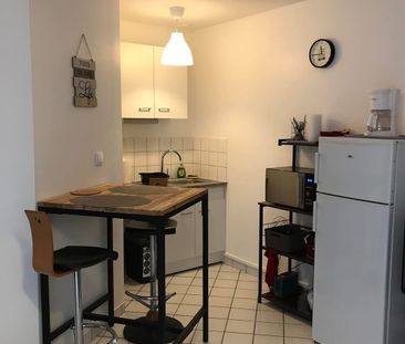 Location Appartement 1 pièce 34m² TROYES 10000 - Photo 3