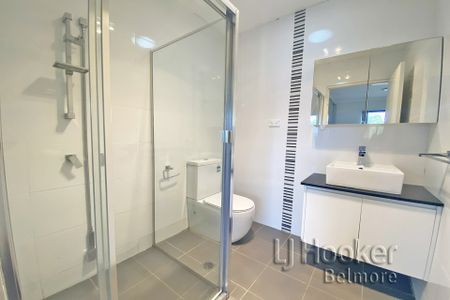 Modern 4 bedroom Duplex - Photo 2