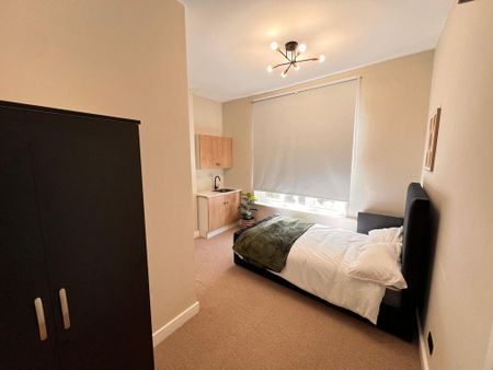 6 bedroom house of multiple occupation to rent - Photo 2