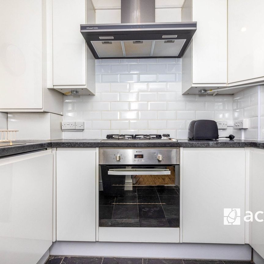 Flat to rent - Weston Street, London, SE1 - Photo 1