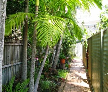 4/4 Dalpura Street, Surfers Paradise QLD 4217 - Photo 4