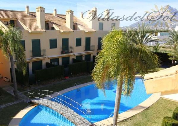 FOR RENT: SPACIOUS AND ELEGANT 4-BEDROOM BUNGALOW FOR LONG TERM