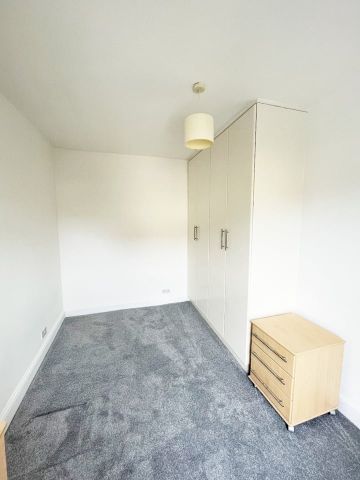 4 Bed Terraced House, Troughton Road, SE7 - Photo 5