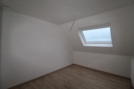 Halfopen nieuwbouwwoning met garage - Foto 3