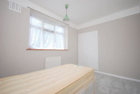 Lordship Lane, London, SE22 - Photo 2