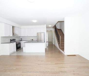 Condo Townhouse For Lease | N9246880 - Photo 6