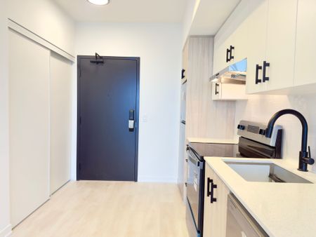 For Lease - 4878 Powers Common Unit# C-1008, Burlington, Ontario - Photo 4