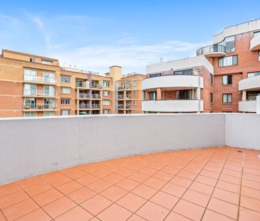 Spacious 2-Bedroom Apartment in the Heart of Rockdale - Photo 4