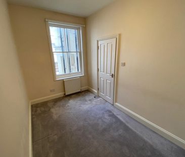 Queens Square, Brighton - Photo 2