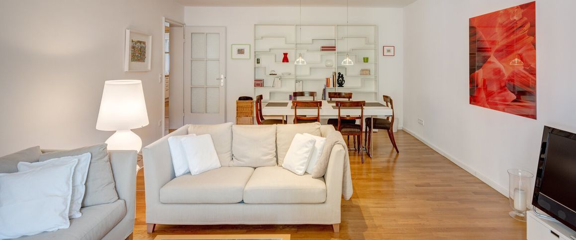 Beautifully furnished apartment in Schwabing-West - Photo 1