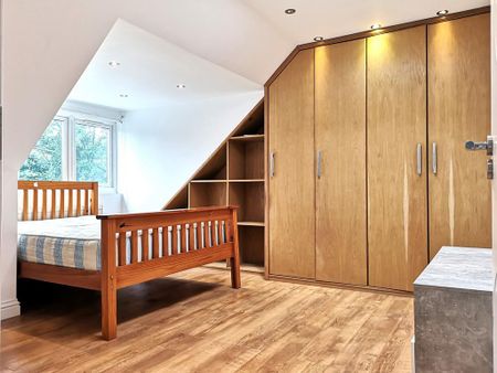 4 bedroom flat to rent - Photo 3