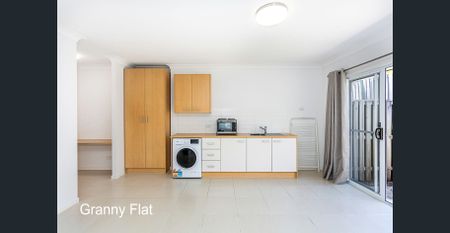 Hidden Gem in Reedy Creek – Spacious 1-Bedroom Flat in Prime Location! - Photo 5