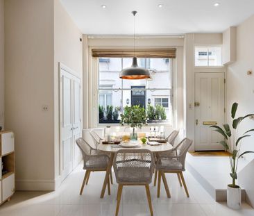 A four-bedroom house with a large roof terrace and two additional b... - Photo 4