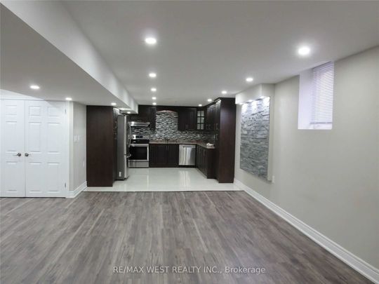 Detached Home For Lease | W8121416 - Photo 1