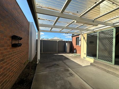 4/12 Duffy Street, Reservoir VIC 3073 - Photo 3