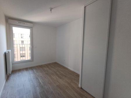 location Appartement T4 DE 80m² À BOBIGNY - Photo 3