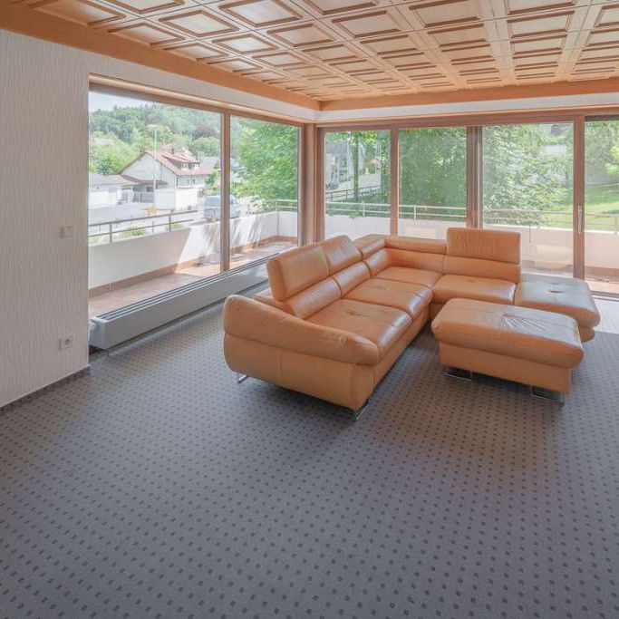 Gepflegte 4,5-Zimmer-Wohnung zu vermieten mit einer Terrasse und Garten! - Photo 1