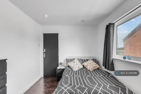 1 bedroom in a house share to rent - Photo 4