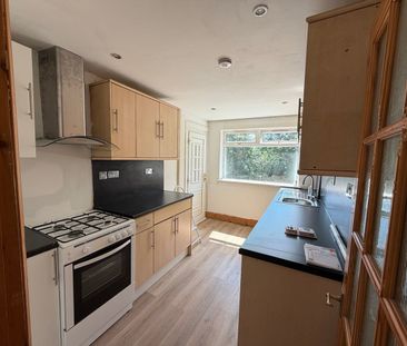 5 Bed Semi-Detached House, Merryton Avenue, G46 - Photo 5