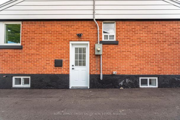 For Lease - 812 Tenth Avenue Unit# Bsmt, Hamilton, Ontario - Photo 1