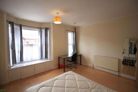 5 bedroom terraced house to rent - Photo 5