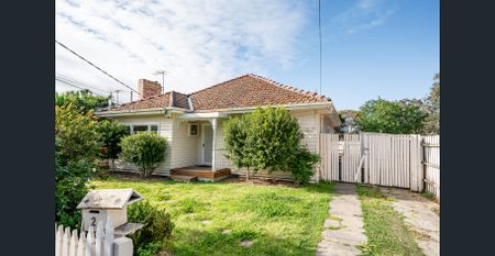 Perfect location, with enviable lifestyle opportunity! - Photo 2