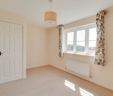 Outlands Drive, Hinckley - Photo 6