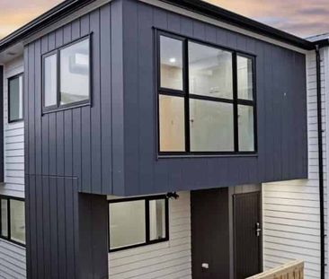 Modern Four-Bedroom Home, close to Westgate Mall - Photo 1