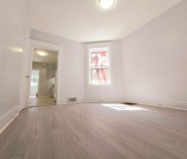 For Lease - 236 Strelling Road Unit# Main, Toronto, Ontario - Photo 4
