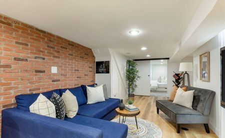 For Lease - 211 Markham Street, Toronto, Ontario - Photo 2