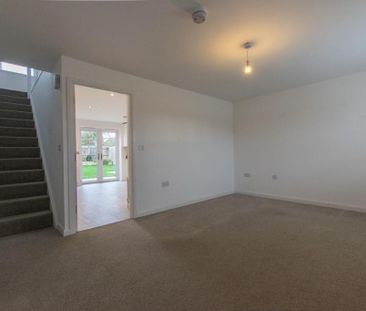 3 bedroom semi-detached house to rent - Photo 2