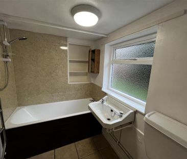 2 bedroom semi-detached house to rent - Photo 4