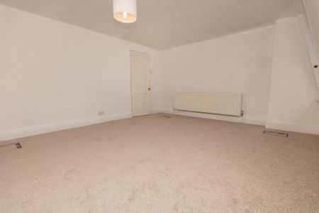 4 bedroom terraced house to rent - Photo 3