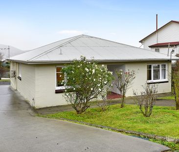 Spacious Home - Photo 3