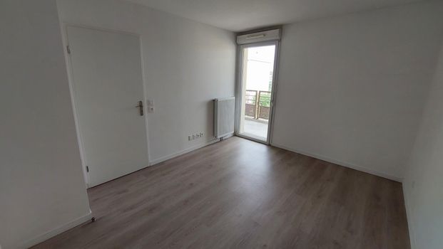 location Appartement T2 DE 38.55m² À POISSY - Photo 1