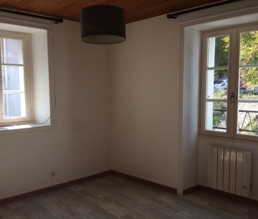 Location Appartement 1 pièce 23m² FONTENAY LE COMTE 85200 - Photo 4