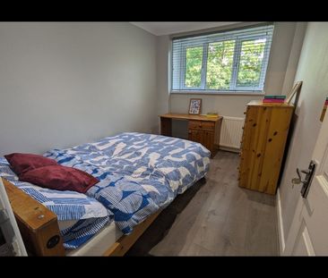 Room in a Shared House, Milton Road, SO15 - Photo 2