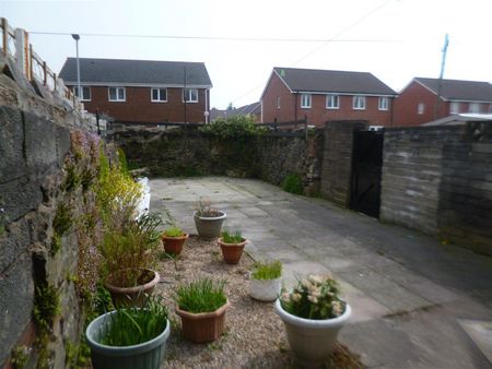 Wern Terrace, SA1 8NT, Swansea - Photo 2