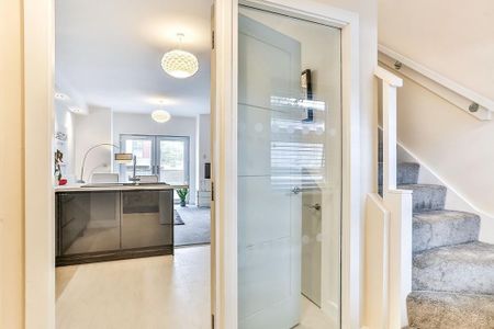 3 bedroom terraced house to rent - Photo 4