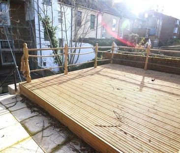 Vicarage Park, Plumstead, London, SE18 - Photo 1