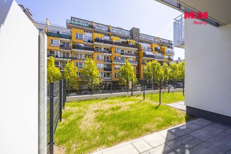 Pronájem bytu 1+kk a garsoniéry 32 m² - Фото 3