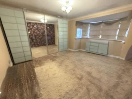 5 bedroom semi-detached house to rent - Photo 4