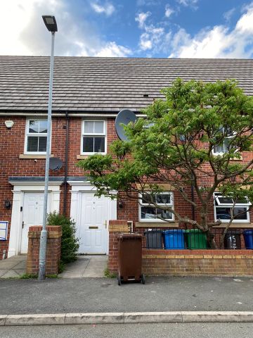 3 Bed Terraced House, Appleton Street, M8 - Photo 2