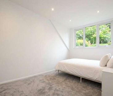 Birch Close, Romford, RM7 - Photo 3