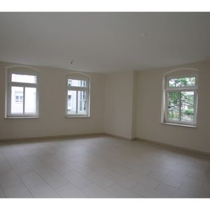 - 2 - Raumwohnung in Pirna "Rollstuhlgerecht" - Photo 2