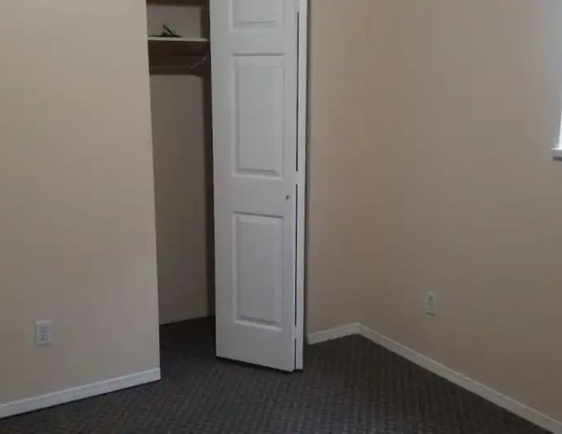 2 bed/1 bath large includes utilities | Surrey - Photo 1
