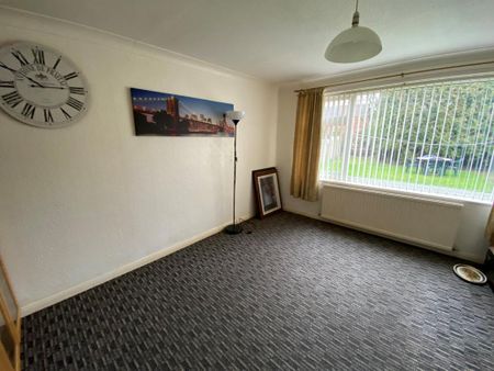 4 bedroom detached house to rent - Photo 2