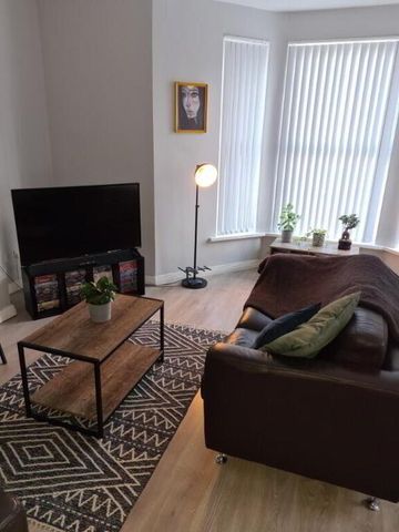 1a Woodland Avenue, Belfast, BT14 6BY - Photo 2