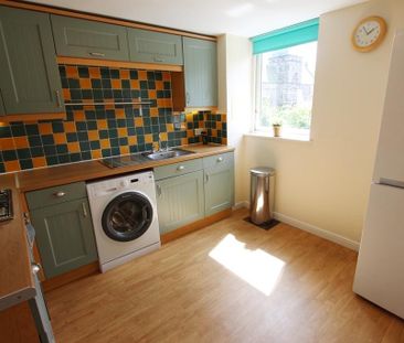 3 bedroom flat to rent - Photo 5